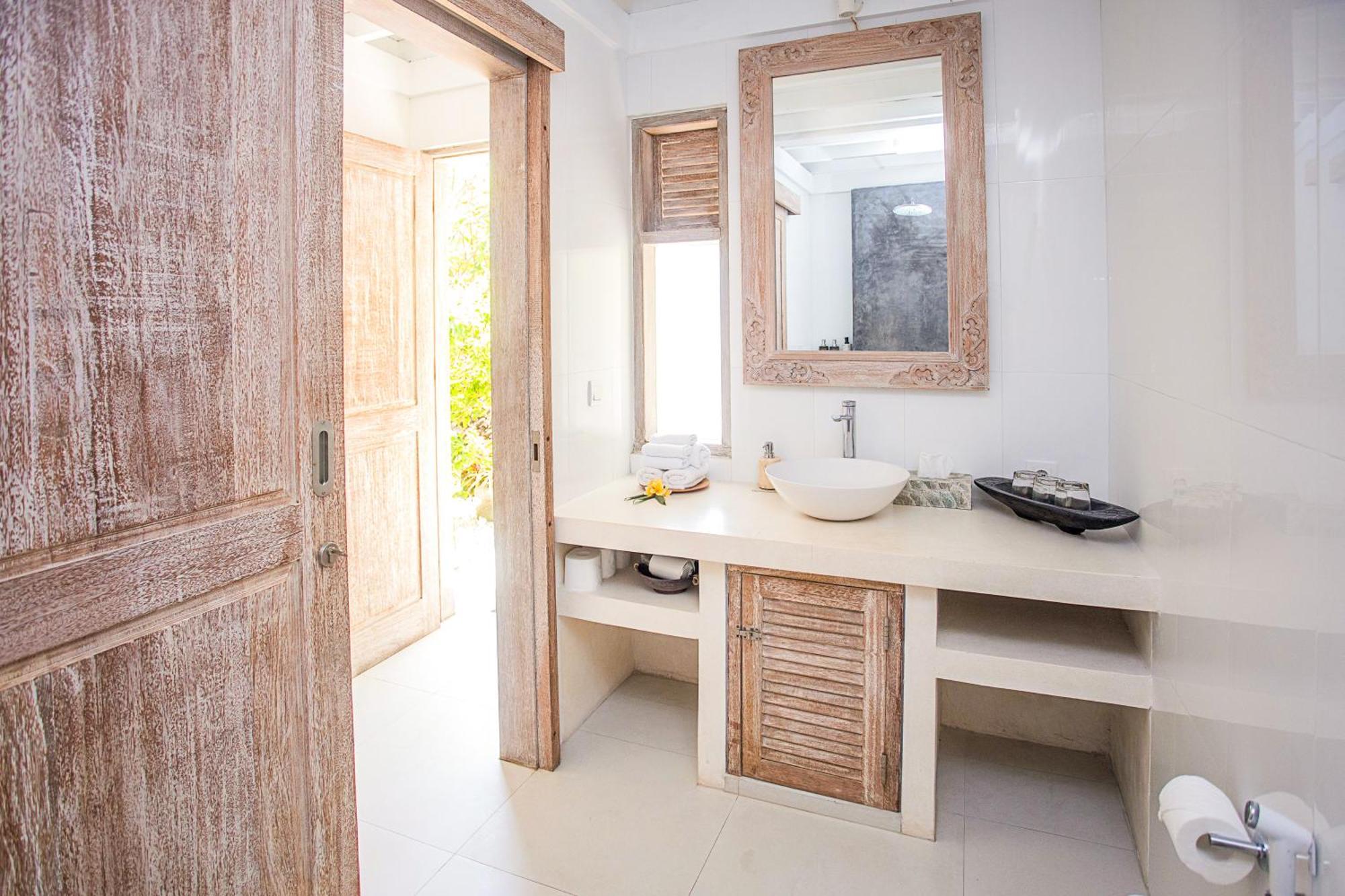 Villa Lanie Lembongan エクステリア 写真